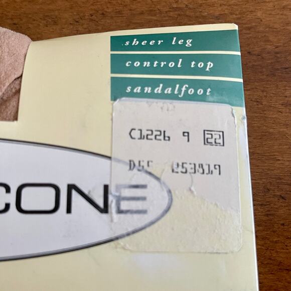 Evan-Picone Control Top Pantyhose 3-Pair Pack Color Beige Size AB (Small) C-20 - Picture 5 of 10